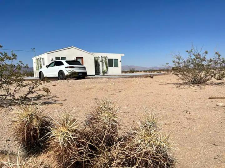 Serene Modern Home Backdoor With Great Wifi, Games, Movies, Patio Seating And Bbq Easy Access To North Joshua Tree National Park In 10 Minutes 트웬티나인팜스 외부 사진