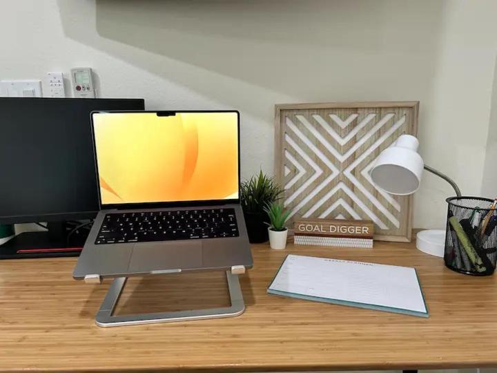 Serene Modern Home Backdoor With Great Wifi, Games, Movies, Patio Seating And Bbq Easy Access To North Joshua Tree National Park In 10 Minutes 트웬티나인팜스 외부 사진