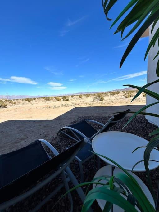Serene Modern Home Backdoor With Great Wifi, Games, Movies, Patio Seating And Bbq Easy Access To North Joshua Tree National Park In 10 Minutes 트웬티나인팜스 외부 사진