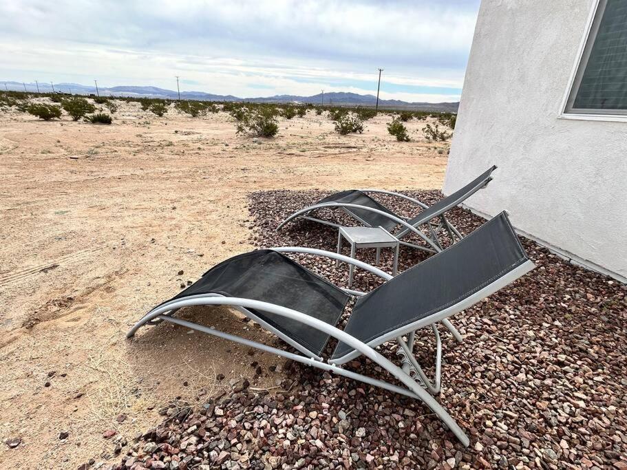 Serene Modern Home Backdoor With Great Wifi, Games, Movies, Patio Seating And Bbq Easy Access To North Joshua Tree National Park In 10 Minutes 트웬티나인팜스 외부 사진