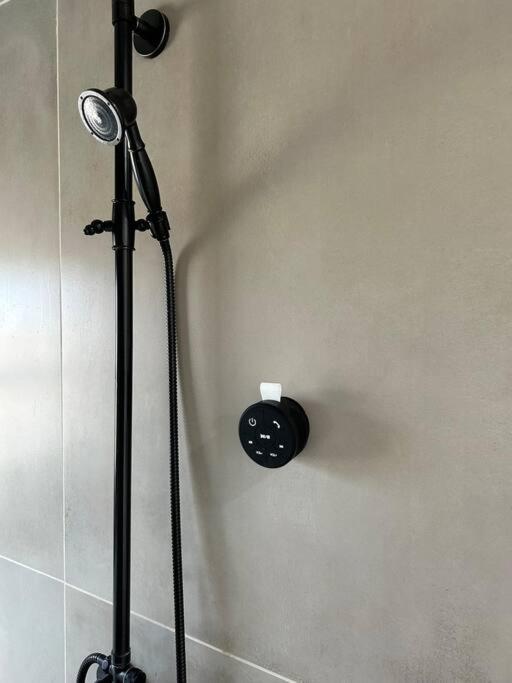 Serene Modern Home Backdoor With Great Wifi, Games, Movies, Patio Seating And Bbq Easy Access To North Joshua Tree National Park In 10 Minutes 트웬티나인팜스 외부 사진