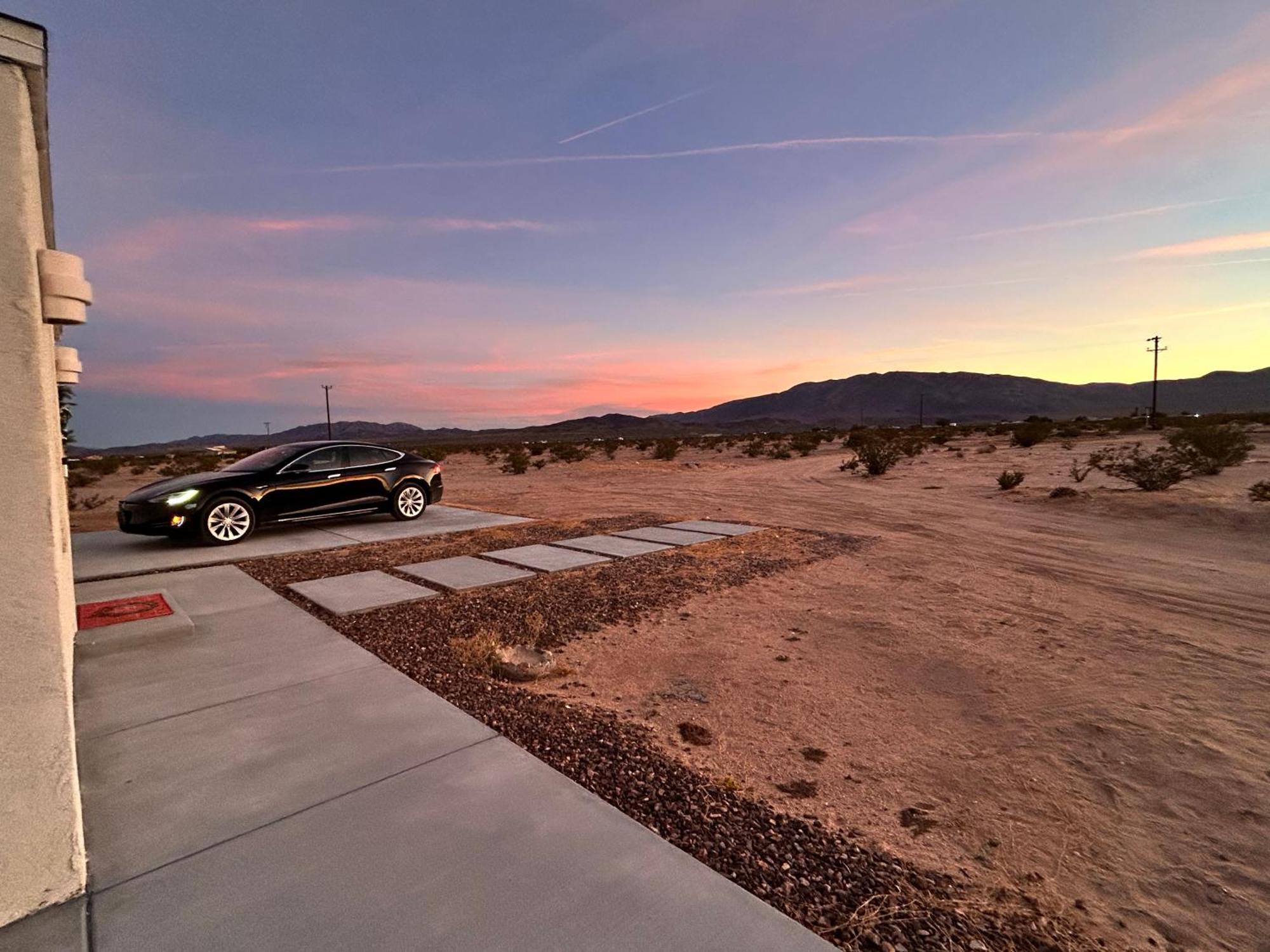 Serene Modern Home Backdoor With Great Wifi, Games, Movies, Patio Seating And Bbq Easy Access To North Joshua Tree National Park In 10 Minutes 트웬티나인팜스 외부 사진