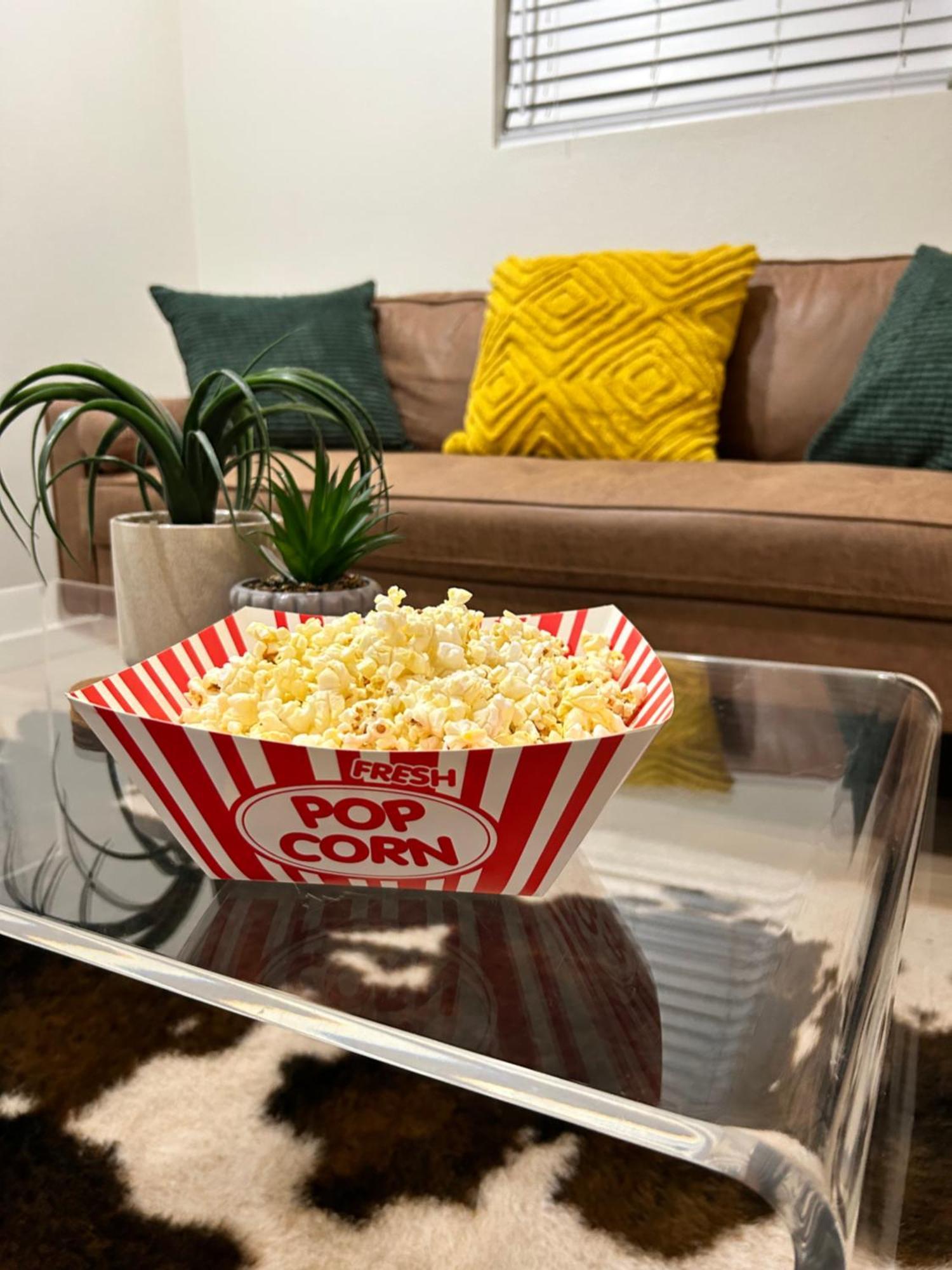 Serene Modern Home Backdoor With Great Wifi, Games, Movies, Patio Seating And Bbq Easy Access To North Joshua Tree National Park In 10 Minutes 트웬티나인팜스 외부 사진