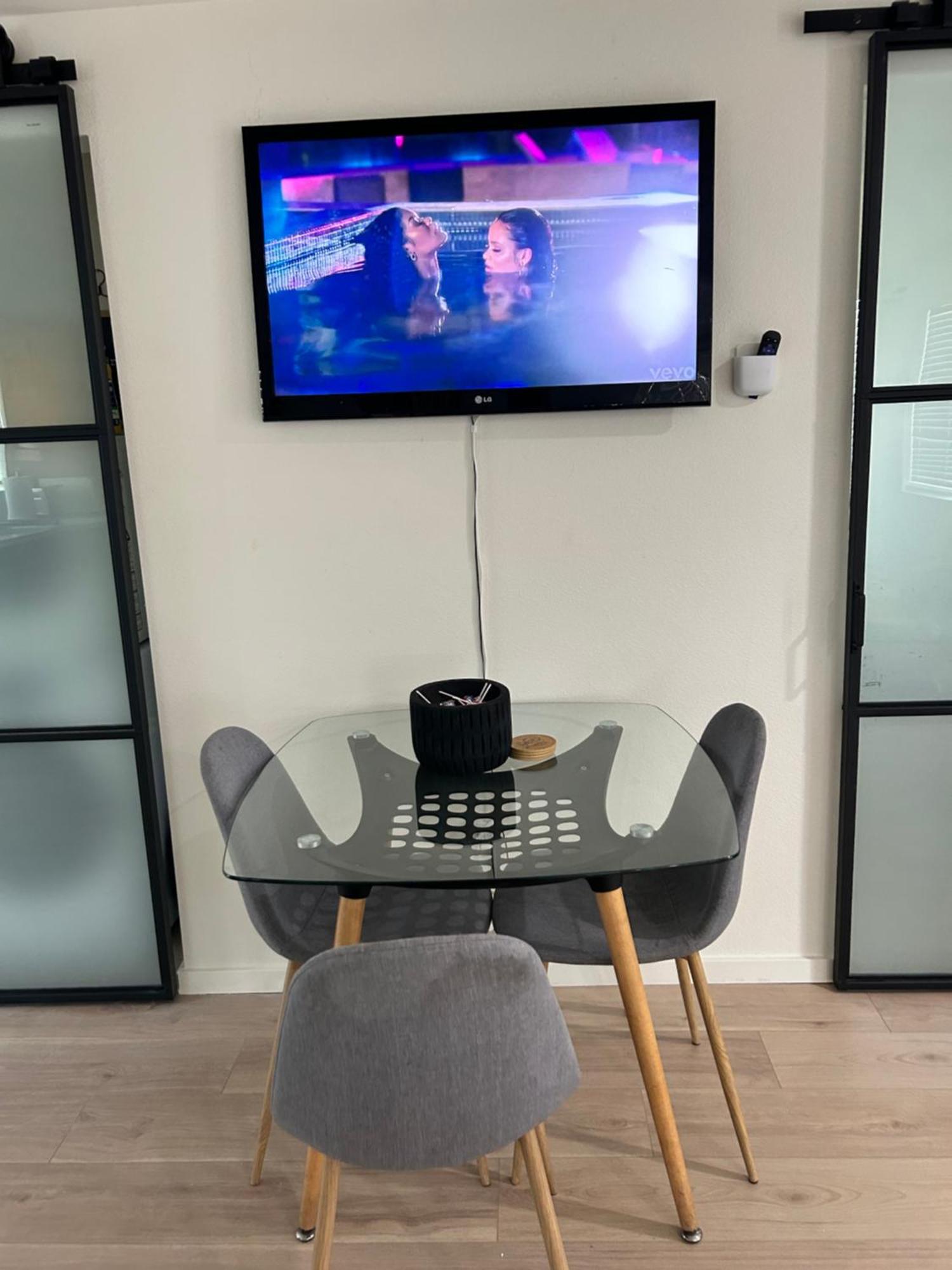 Serene Modern Home Backdoor With Great Wifi, Games, Movies, Patio Seating And Bbq Easy Access To North Joshua Tree National Park In 10 Minutes 트웬티나인팜스 외부 사진